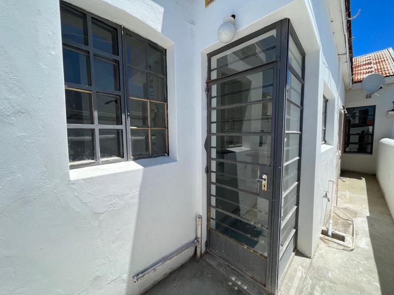 To Let 2 Bedroom Property for Rent in Woodstock Western Cape